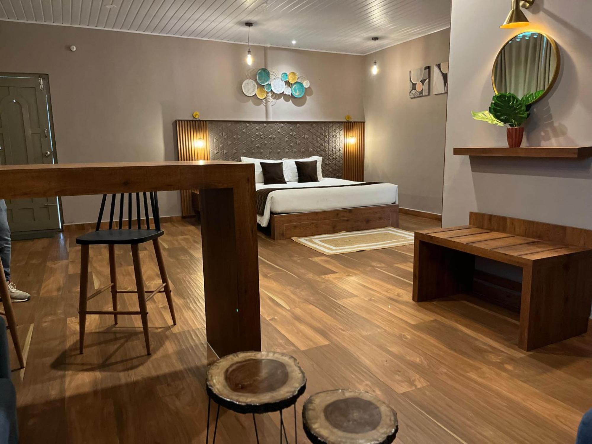 Misty Courtyard Resort Chinnakanal Экстерьер фото