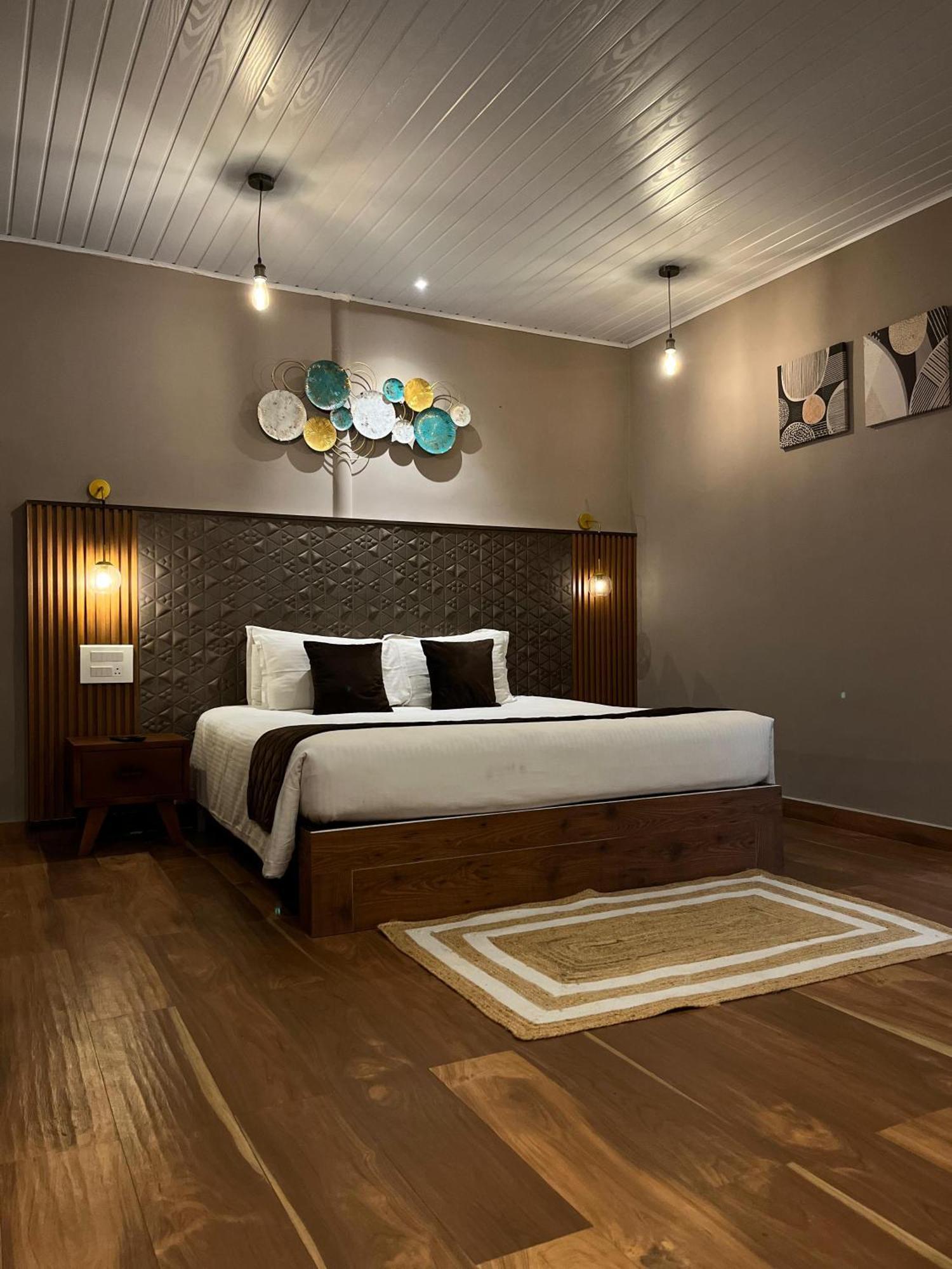Misty Courtyard Resort Chinnakanal Экстерьер фото