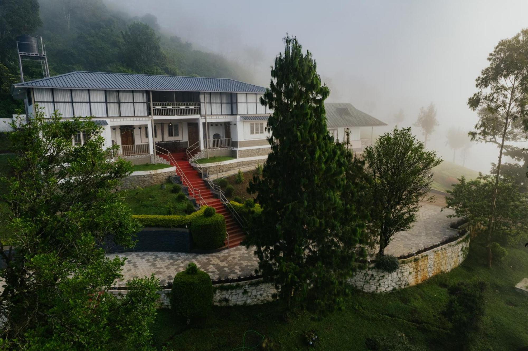Misty Courtyard Resort Chinnakanal Экстерьер фото